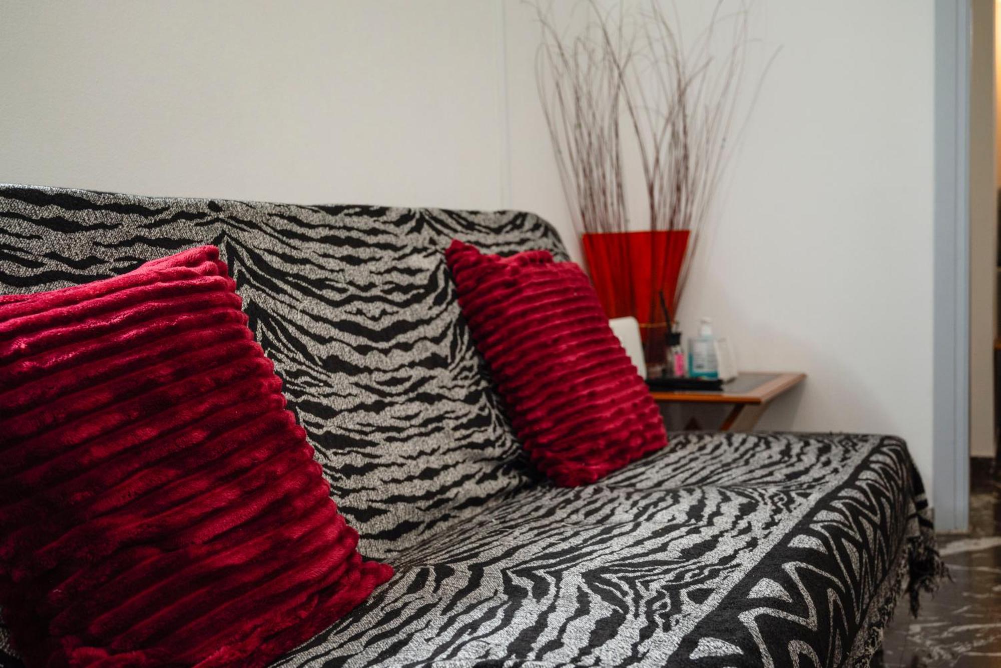 Local Urban Living 2Bd Apartment In Atena Exterior foto